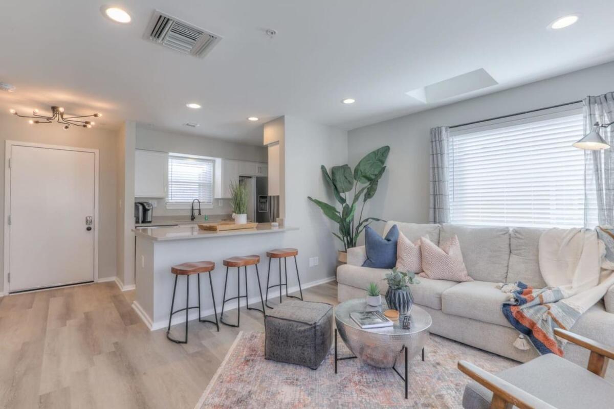 Walk To Broadway Riverfront Condo With Pool Nashville Exterior foto