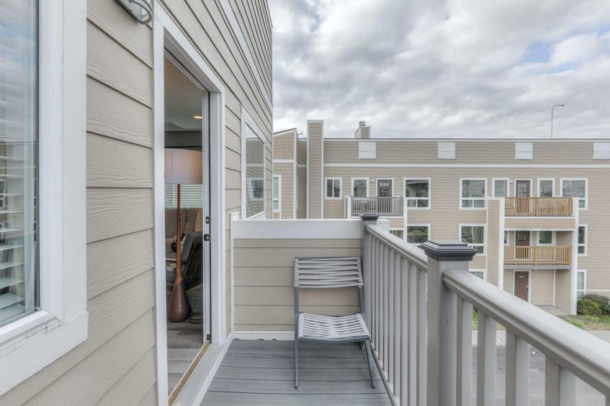 Walk To Broadway Riverfront Condo With Pool Nashville Exterior foto