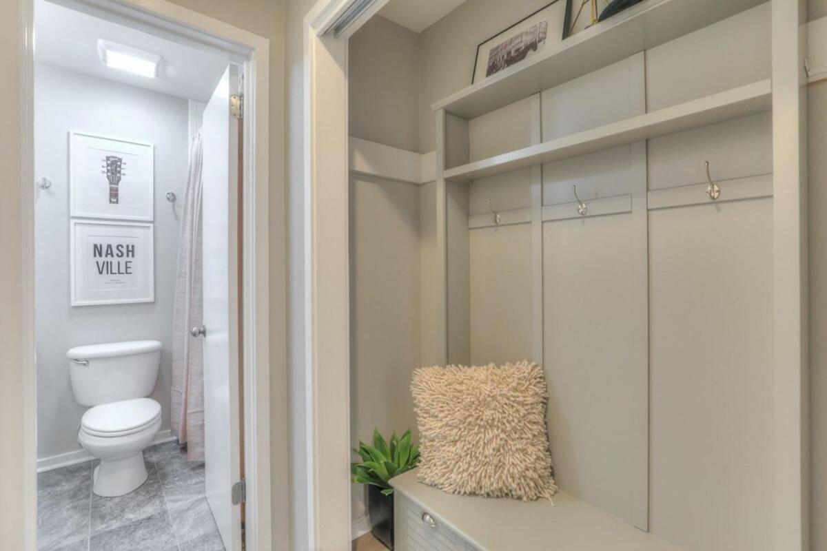 Walk To Broadway Riverfront Condo With Pool Nashville Exterior foto