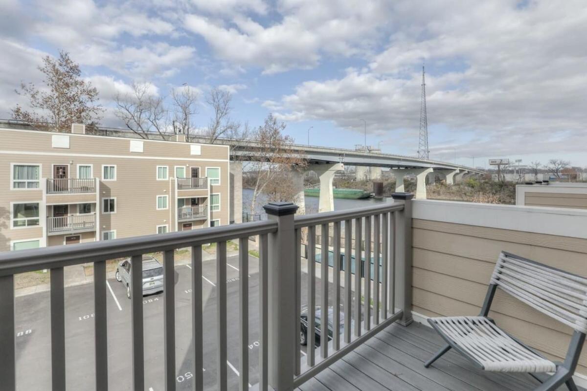 Walk To Broadway Riverfront Condo With Pool Nashville Exterior foto