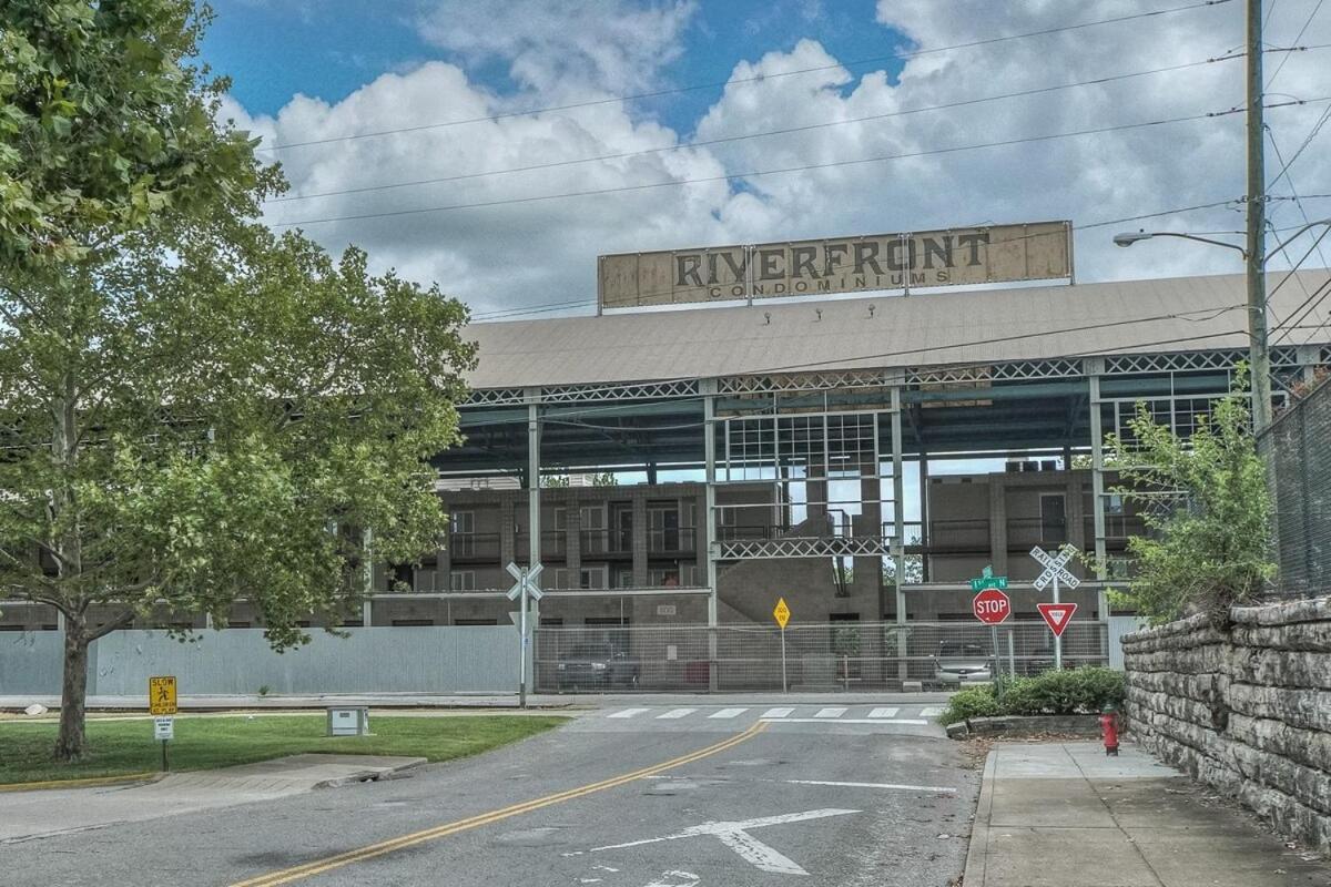 Walk To Broadway Riverfront Condo With Pool Nashville Exterior foto